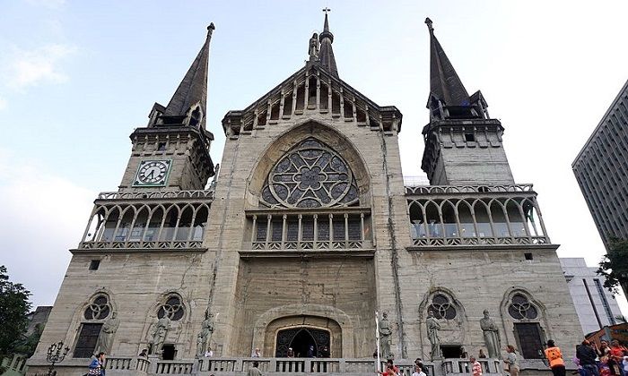 Mincultura al frente de la recuperación de los vitrales de la Catedral de Manizales Catedral de Manizales - Formula Entretenimiento