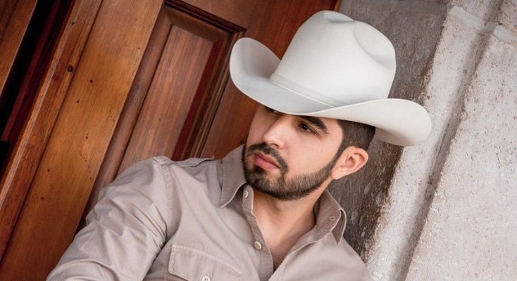 Joss Favela presenta “Claro y obvio” el sexto sencillo de su álbum “Caminando” Claro y obvio Joss Favela - Formula Entretenimiento