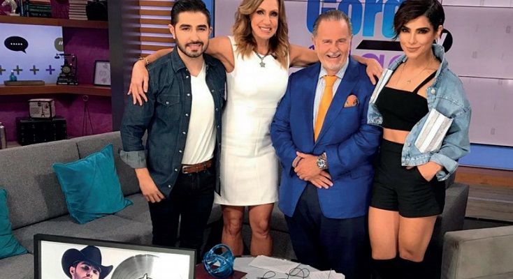 Joss Favela recibe Discos de Oro, Platino y 3x Multi-Platino por sus éxitos Joss Favela - Formula Entretenimiento