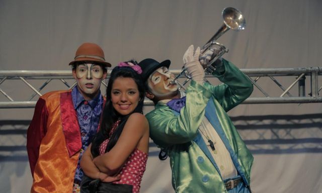 Apoyo a artistas, creadores y gestores culturales - Fórmula Entretenimiento Apoyo a artistas, creadores y gestores culturales - Fórmula Entretenimiento