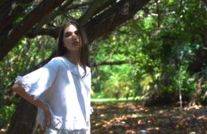 De antiguos uniformes a nuevas prendas de moda en el fashion film de María Luisa Ortiz fashion film - Fórmula Entretenimiento