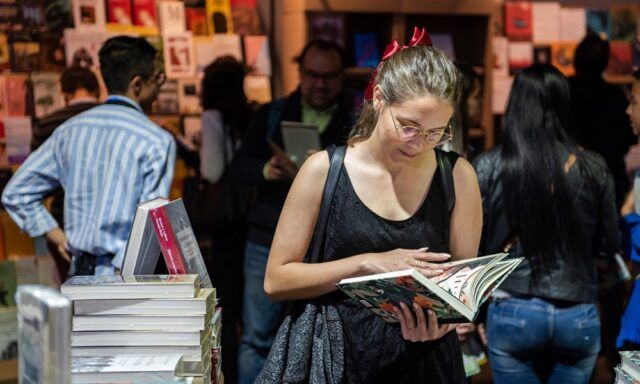 Dona un libro - Fórmula Entretenimiento Dona un libro - Fórmula Entretenimiento