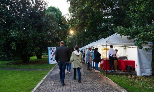 Jardín de Noche - Fórmula Entretenimiento Jardín de Noche - Fórmula Entretenimiento