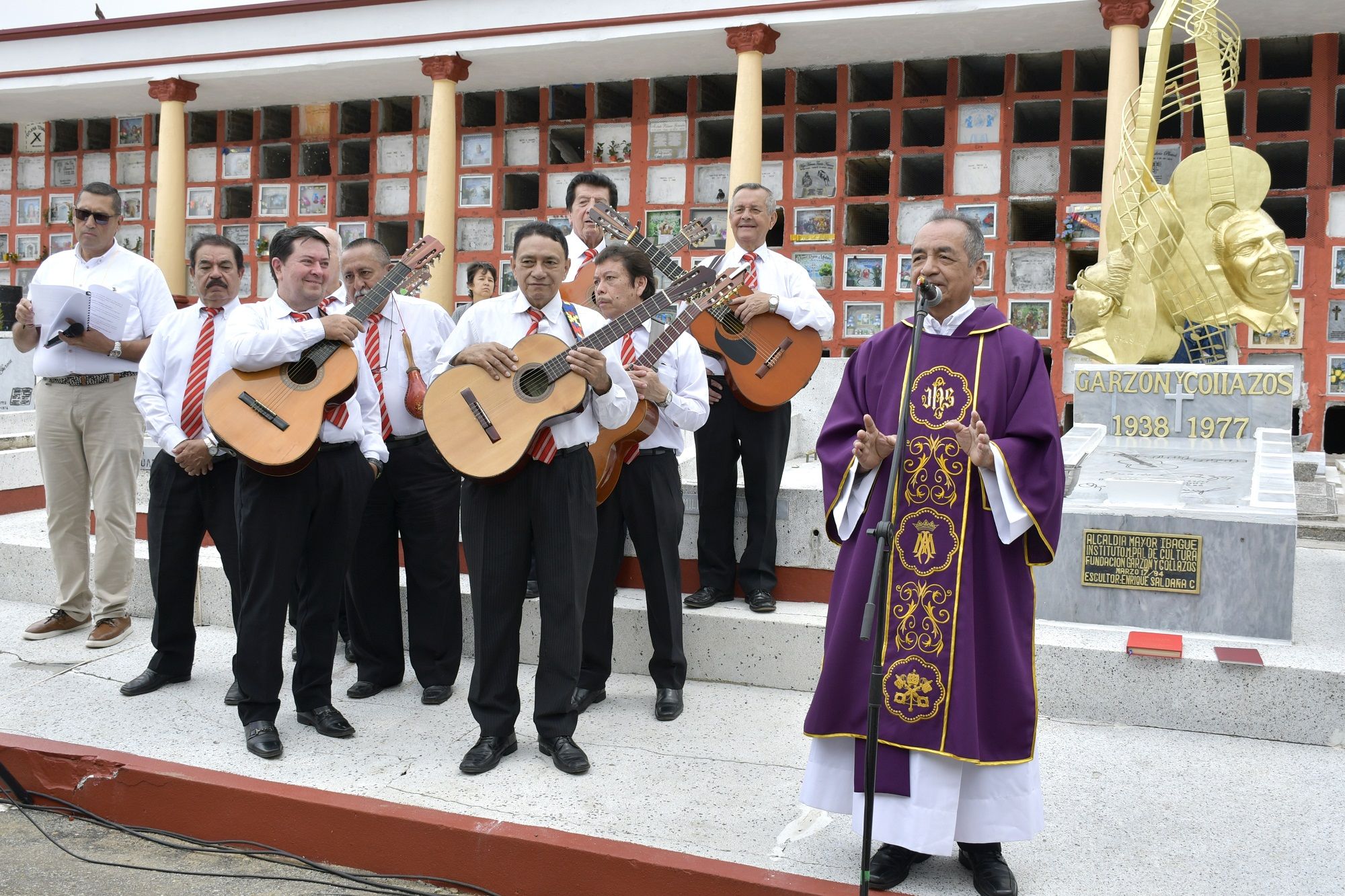Homenaje a Garzón y Collazos - Fórmula Entretenimiento